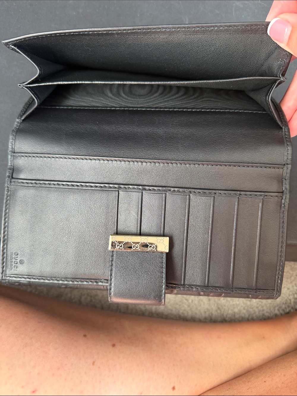 Gucci Black Embossed GG Leather Wallet - Picture 8 of 12